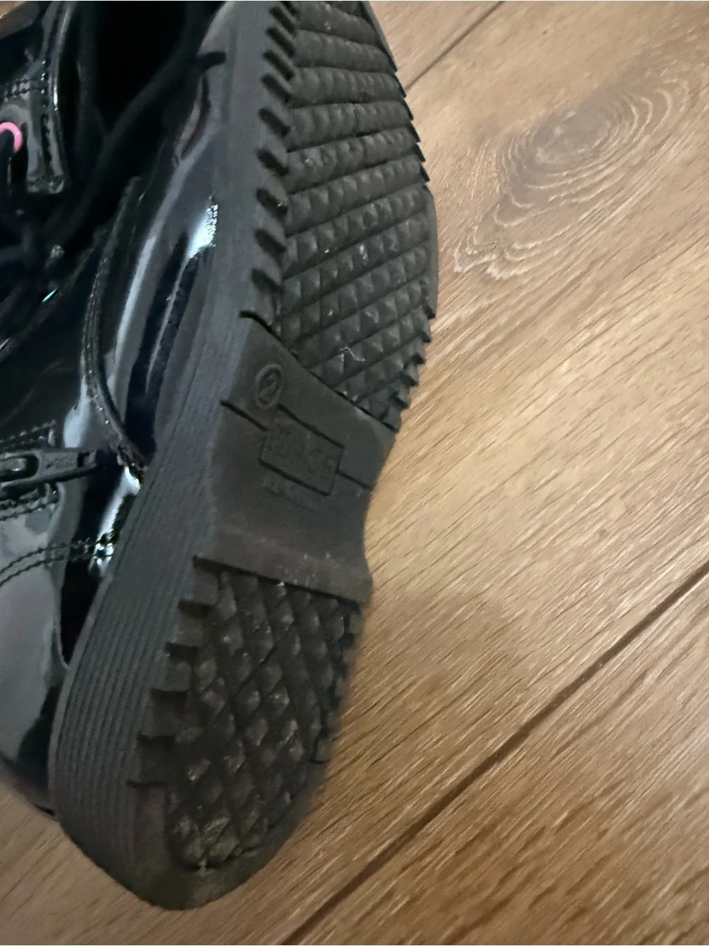 The Children’s Place Girls Black Patent Combat Boots Size 2 | Star Charm Lace